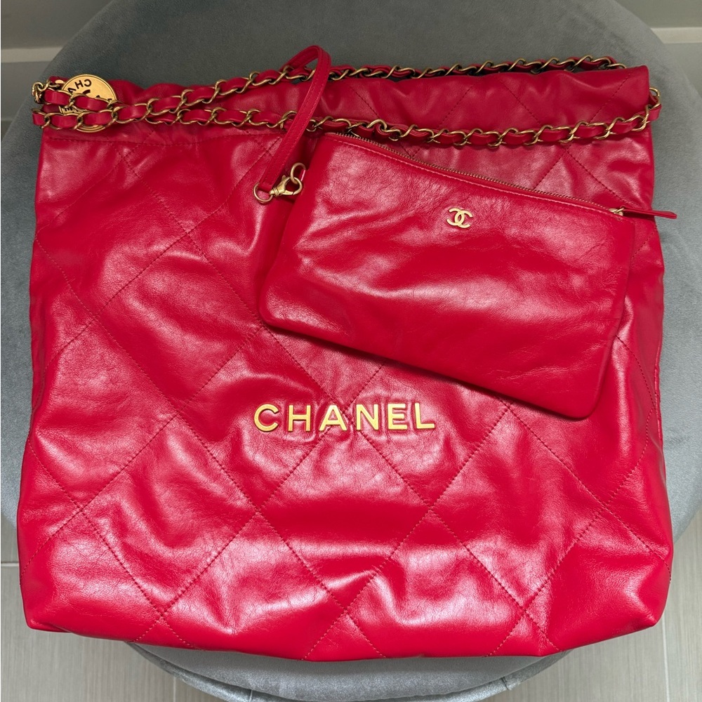 Chanel 22 Chain Hobo Quilted Calfskin Medium